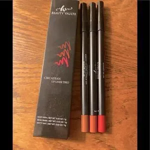 BEAUTY Vaulte lip liner